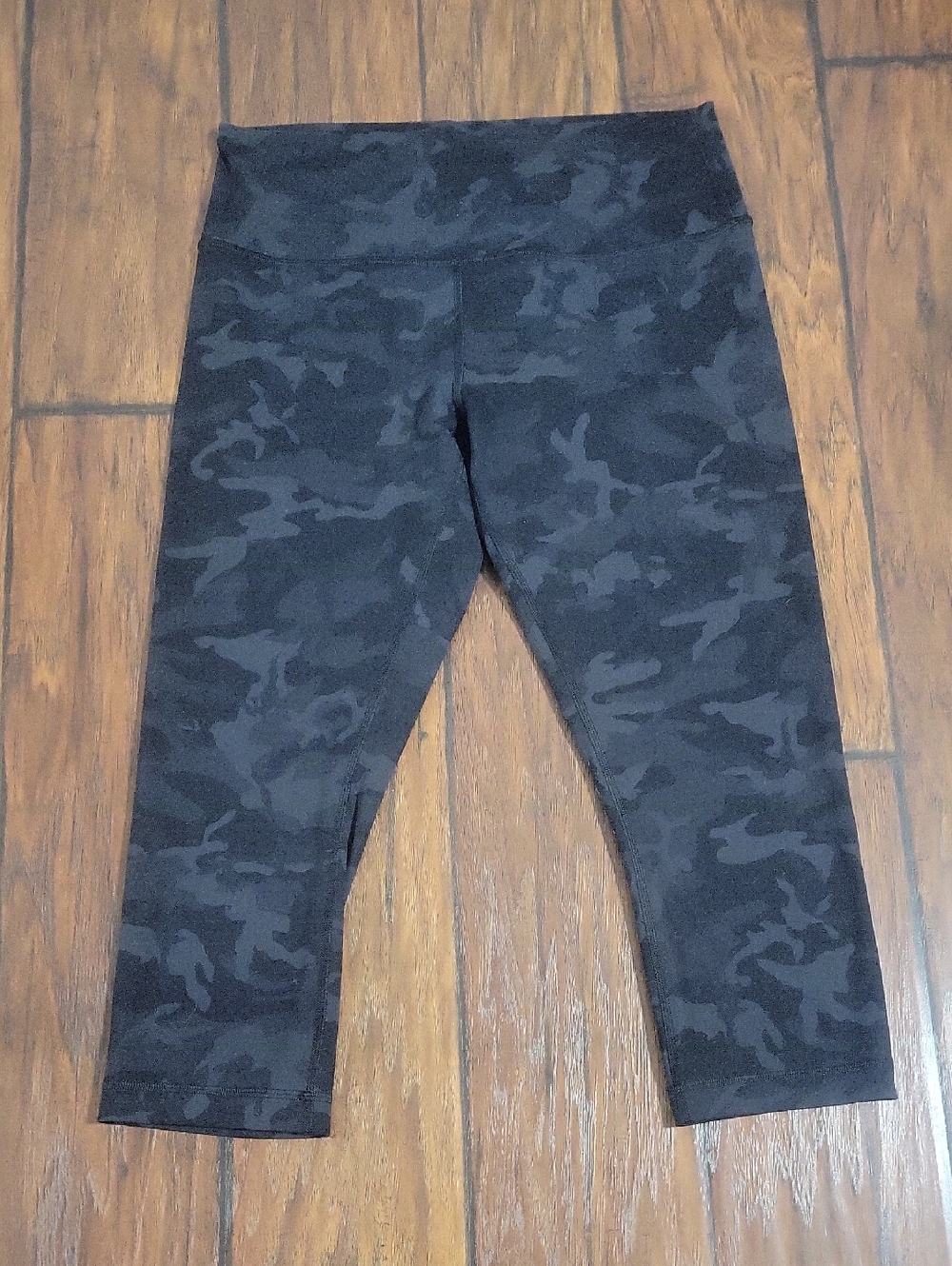 lululemon Black Camo Capri Leggings
